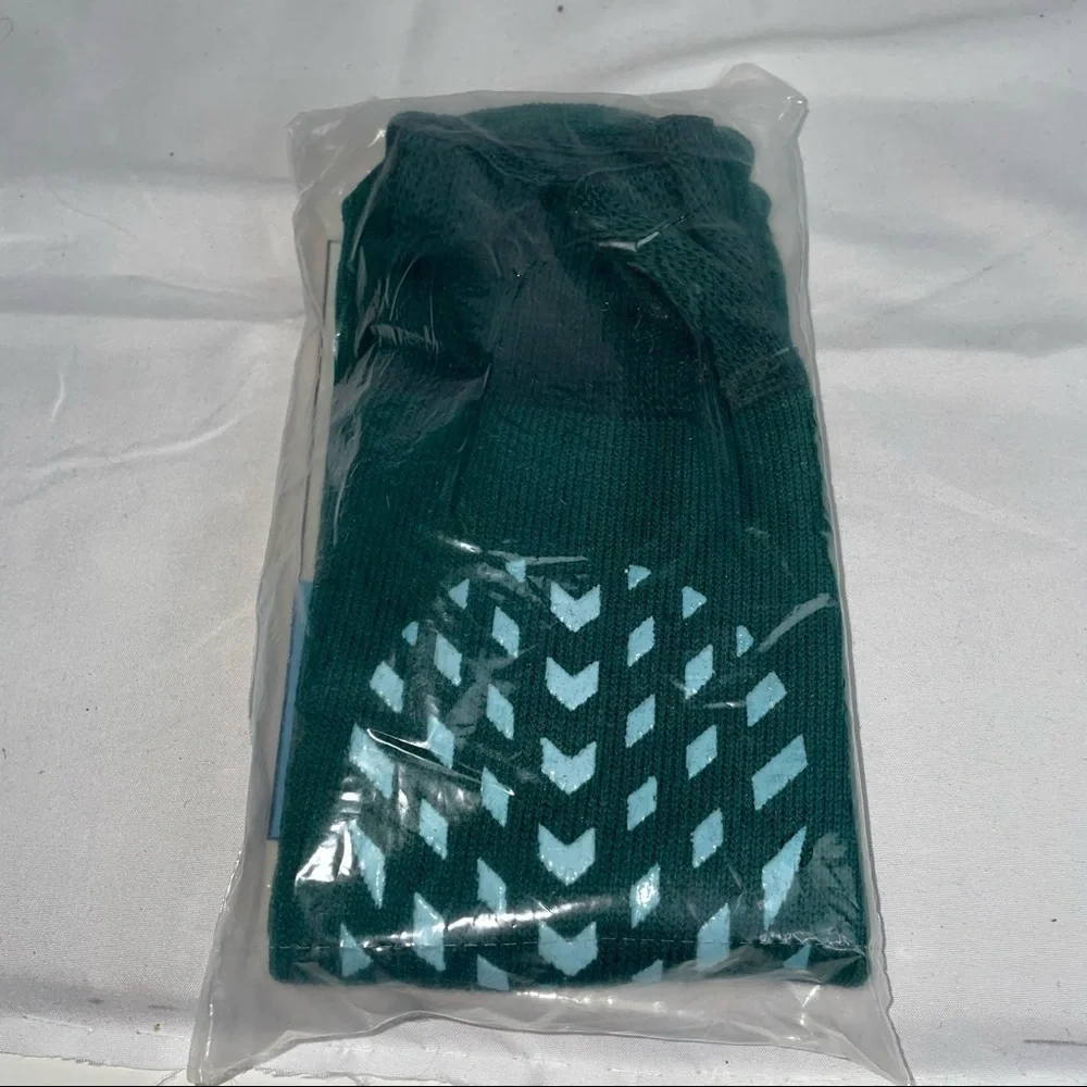 Medical Slippers Non-Skid Tread Non-Slip Bottoms Patient Hospital Wide Socks